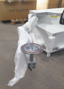 Cтанок F12X-3 для снятия свесов на криволинейных деталях