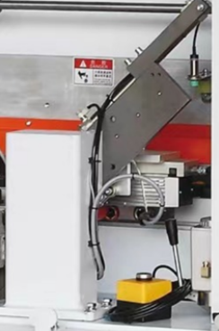 Кромкооблицовочный станок XR-1100J с прифуговкой