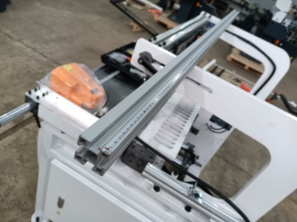 Сверлильно-присадочный станок HOLD HB 221 2 траверсы