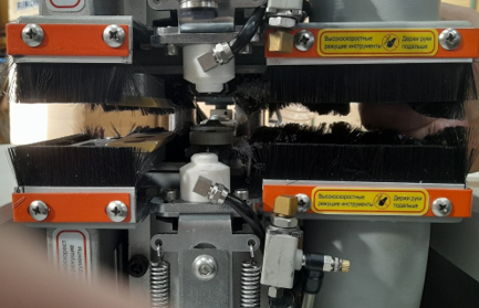 Cтанок F12X-3 для снятия свесов на криволинейных деталях