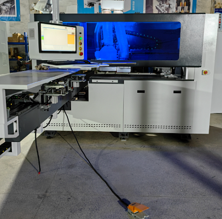 Сверлильно-присадочный центр с ЧПУ DM-612BD