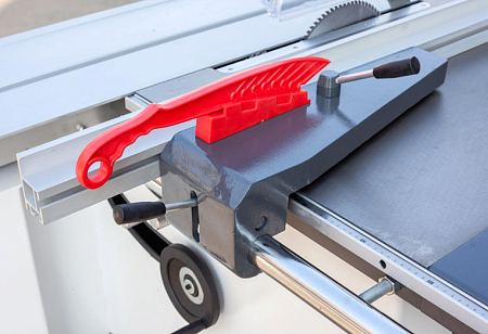 Форматно-раскроечный станок UA3200S с наклоном пилы