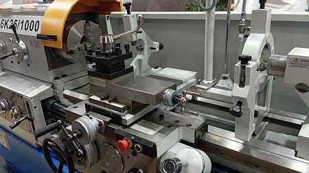 Токарно-винторезный станок GLY 16К25