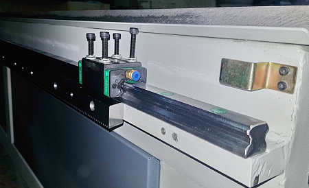 Фрезерно-гравировальный станок с ЧПУ-1616A с вакуумным столом