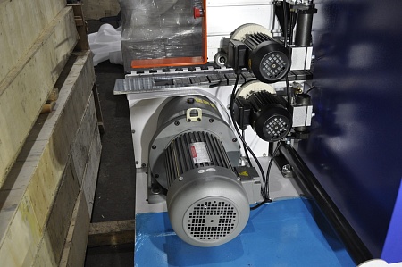 Кромкооблицовочный станок HH504JR с Прифуговкой и Раундом