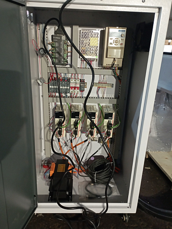 Фрезерно-гравировальный станок с ЧПУ 2140AH с сервогибридным двигателем