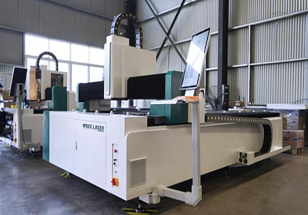 Станок лазерной резки металла FM3015A 1500W RAYCUS