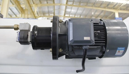 Гидравлический листогибочный пресс WC67K-40/1600