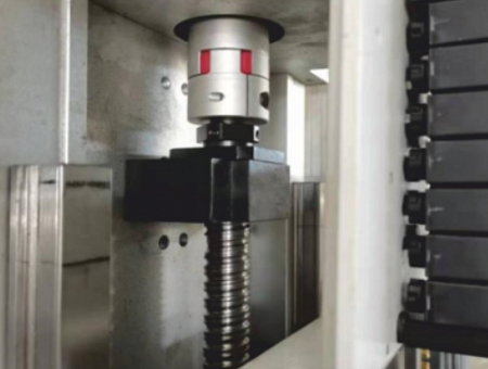 Сверлильно-присадочный центр с ЧПУ DM-612BD