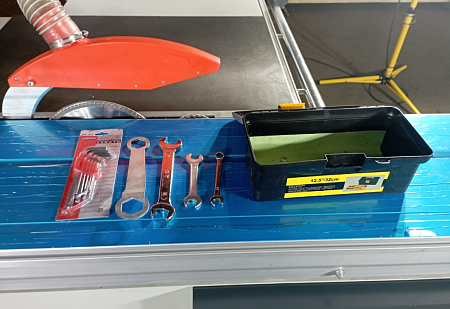 Форматно-раскроечный станок Y45-5 с наклоном пилы