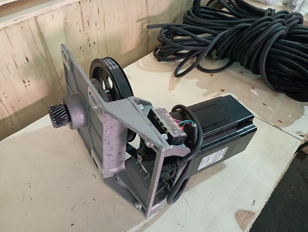 Фрезерно-гравировальный станок с ЧПУ 2140AH с сервогибридным двигателем