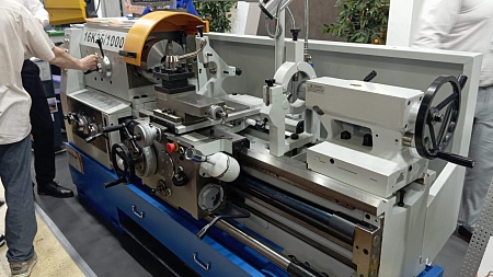 Токарно-винторезный станок GLY 16К25