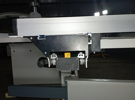 Форматно-раскроечный станок Y45-5 с наклоном пилы