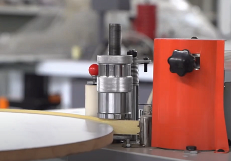 Кромкооблицовочный станок F12-3 для криволинейных деталей