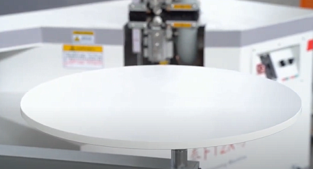 Cтанок F12X-3 для снятия свесов на криволинейных деталях