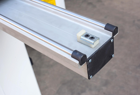 Форматно-раскроечный станок UA3200S с наклоном пилы